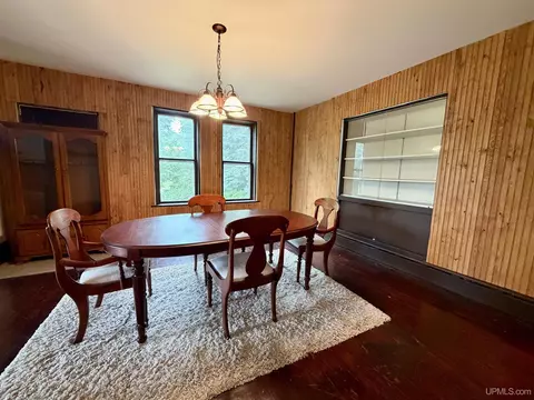 Dining - 21342 Royce, Hancock, MI 49930 photo 1 of 2