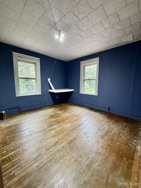 Bedroom - 21342 Royce, Hancock, MI 49930 photo 2 of 5