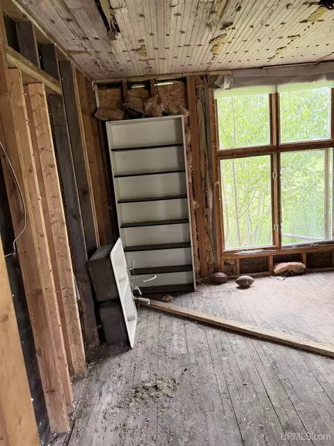 Bath - N-5367 H-15, Shingleton, MI 49884 photo 1 of 1