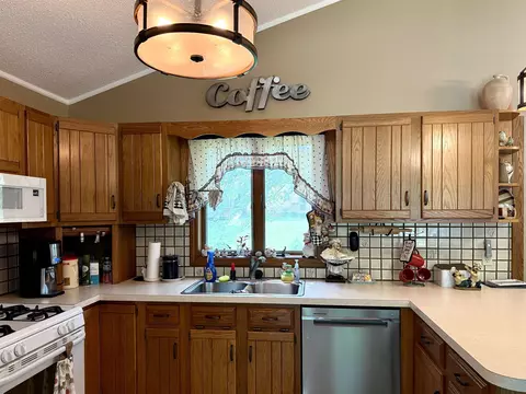 Kitchen - 1865 Bye Way, Gladwin, MI 48624 photo 2 of 6