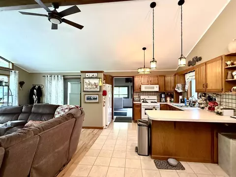 Kitchen - 1865 Bye Way, Gladwin, MI 48624 photo 5 of 6
