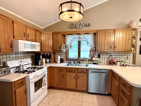Kitchen - 1865 Bye Way, Gladwin, MI 48624 photo 1 of 6