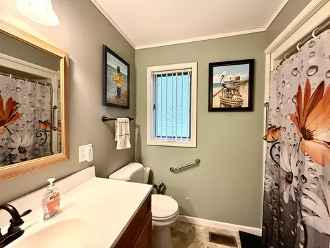 Bath - 1865 Bye Way, Gladwin, MI 48624 photo 3 of 8