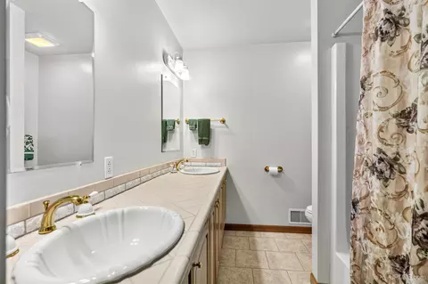 Bath - 9477 Goodell, Eagle Harbor, MI 49950 photo 4 of 7