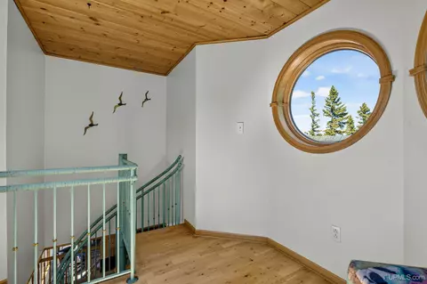 Entry Way - 9477 Goodell, Eagle Harbor, MI 49950 photo 5 of 11