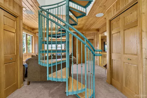 Entry Way - 9477 Goodell, Eagle Harbor, MI 49950 photo 3 of 11