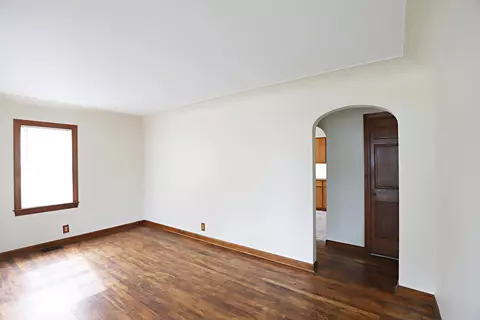 Living - 701 Freeman, Flint, MI 48507 photo 1 of 5