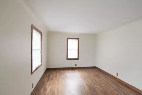 Living - 701 Freeman, Flint, MI 48507 photo 2 of 5