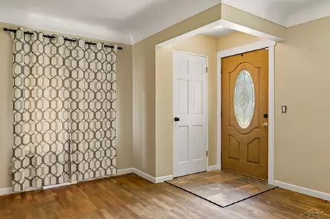 Entry Way - 335 Walnut, Mount Morris, MI 48458 photo 1 of 3