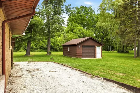 Exterior - 335 Walnut, Mount Morris, MI 48458 photo 4 of 12