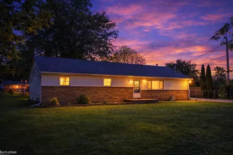 32159 Riverpoint, New Baltimore, MI 48047