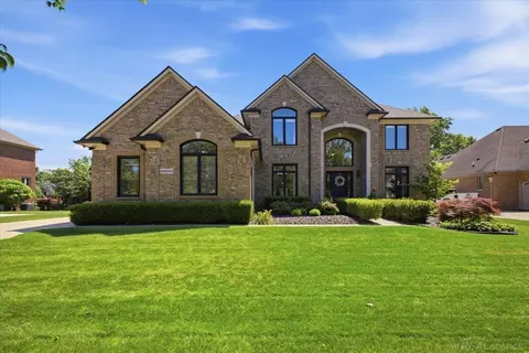 52250 Chickadee, Shelby Township, MI 48315