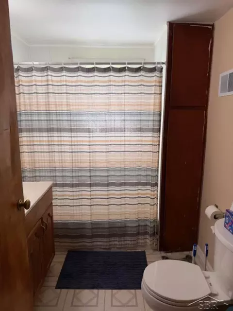 Bath - 15696 Gratiot, Hemlock, MI 48626 photo 1 of 2
