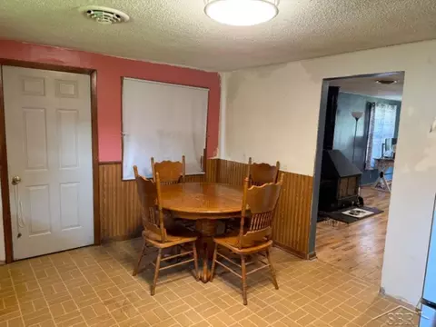 Dining - 15696 Gratiot, Hemlock, MI 48626 photo 1 of 1