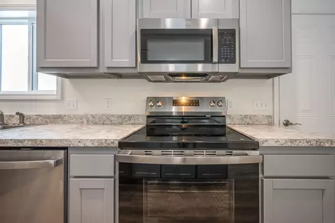 Kitchen - 1208 Pheasant Run, Gladwin, MI 48624 photo 6 of 6