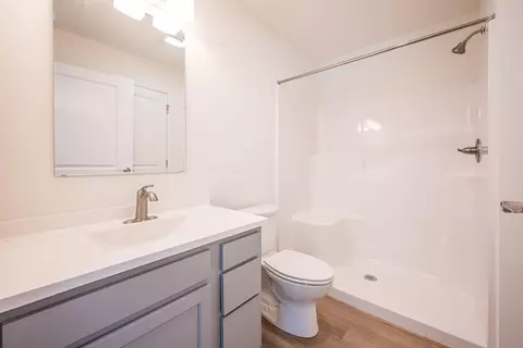 Bath - 1208 Pheasant Run, Gladwin, MI 48624 photo 1 of 3