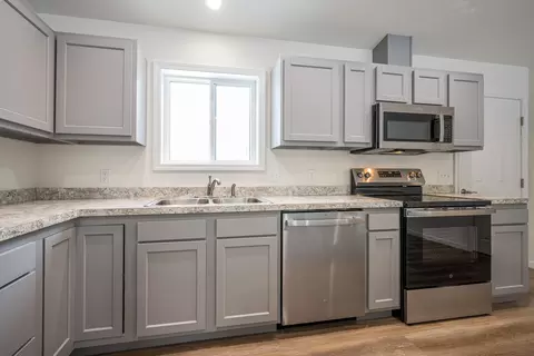 Kitchen - 1208 Pheasant Run, Gladwin, MI 48624 photo 5 of 6