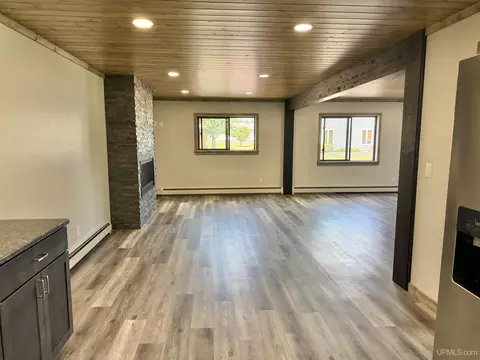 Living - 1504 Putnam, Wakefield, MI 49968 photo 1 of 5