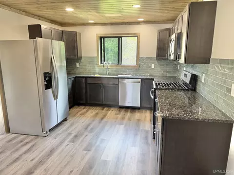 Kitchen - 1504 Putnam, Wakefield, MI 49968 photo 1 of 3
