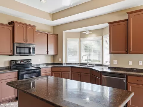 Kitchen - 15408 Prentice, Macomb, MI 48042 photo 5 of 8