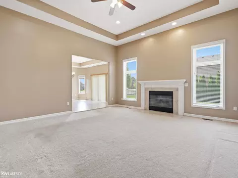 Living - 15408 Prentice, Macomb, MI 48042 photo 4 of 5