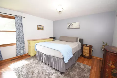 Bedroom - 13092 Beardslee, Perry, MI 48872 photo 1 of 6