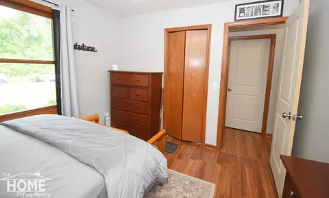 Bedroom - 13092 Beardslee, Perry, MI 48872 photo 5 of 6