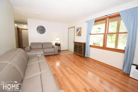 Living - 13092 Beardslee, Perry, MI 48872 photo 2 of 2