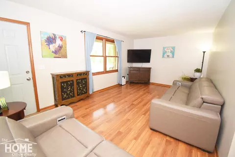 Living - 13092 Beardslee, Perry, MI 48872 photo 1 of 2