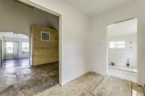 Entry Way - 2649 Sherman, Applegate, MI 48401 photo 6 of 7