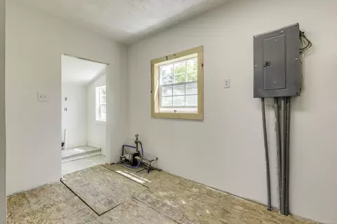 Entry Way - 2649 Sherman, Applegate, MI 48401 photo 5 of 7
