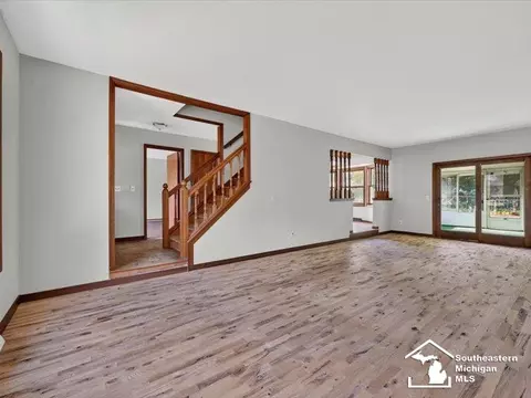 Living - 1257 Rutledge, Temperance, MI 48182 photo 1 of 4