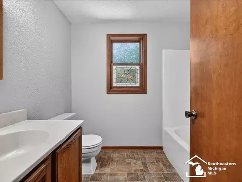 Bath - 1257 Rutledge, Temperance, MI 48182 photo 3 of 3