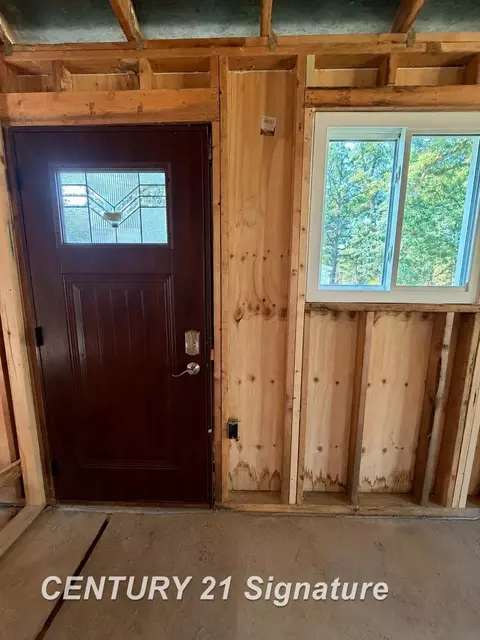 Entry Way - 2662 Jean, Harrison, MI 48625 photo 1 of 3