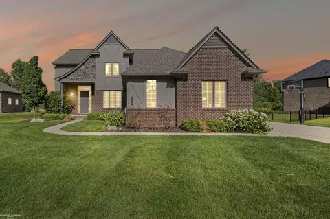 68242 Lake Angela Pointe, Richmond, MI 48062