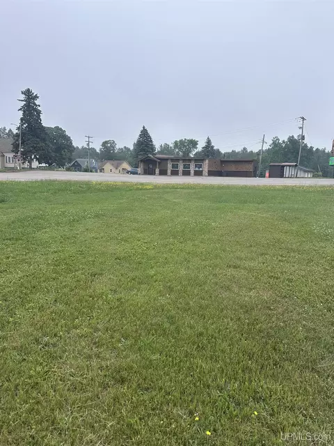 645 Us 41, Ishpeming, MI 49849 photo 3