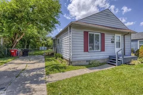 25539 Packard, Roseville, MI 48066