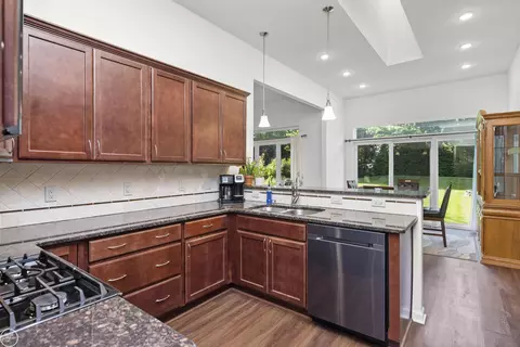 Kitchen - 53 Evaline, Troy, MI 48085 photo 4 of 8