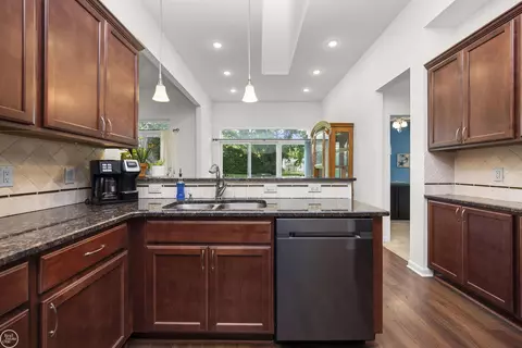 Kitchen - 53 Evaline, Troy, MI 48085 photo 6 of 8