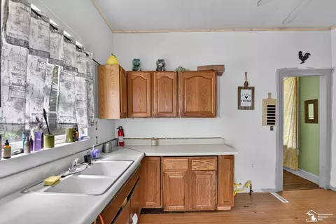 Kitchen - 503 Dennis, Adrian, MI 49221 photo 4 of 4
