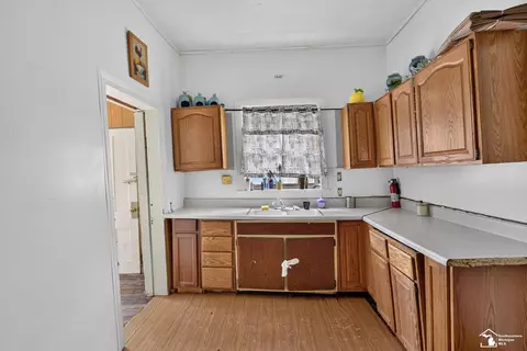 Kitchen - 503 Dennis, Adrian, MI 49221 photo 2 of 4