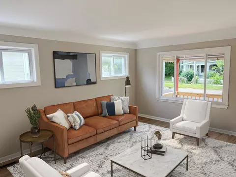 Living - 1118 Simcoe, Flint, MI 48507 photo 3 of 4