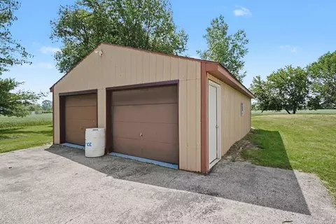 Exterior - 1944 E Riv, Kawkawlin, MI 48631 photo 3 of 8