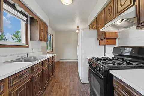 Kitchen - 1944 E Riv, Kawkawlin, MI 48631 photo 2 of 3