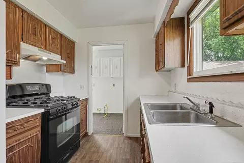 Kitchen - 1944 E Riv, Kawkawlin, MI 48631 photo 3 of 3