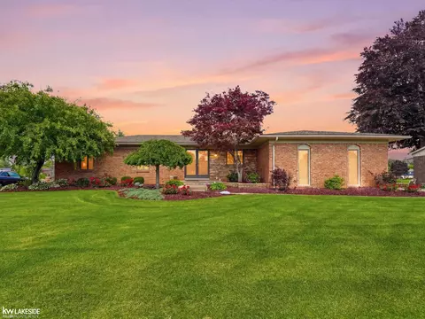 54416 Blue Cloud, Shelby Township, MI 48315
