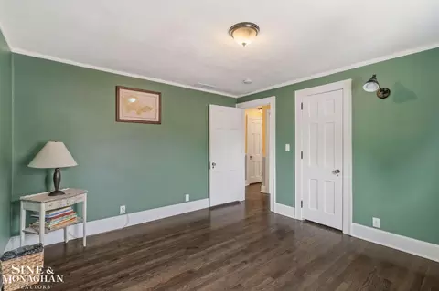 Bedroom - 580 Hampton, Grosse Pointe Woods, MI 48236 photo 2 of 9