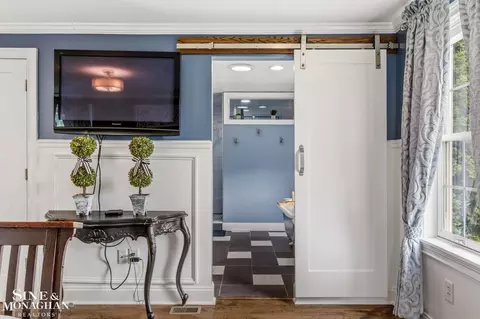 Entry Way - 580 Hampton, Grosse Pointe Woods, MI 48236 photo 10 of 12