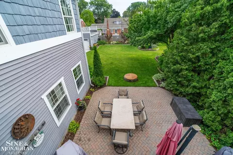 Exterior - 580 Hampton, Grosse Pointe Woods, MI 48236 photo 9 of 10