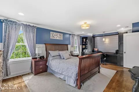 Bedroom - 580 Hampton, Grosse Pointe Woods, MI 48236 photo 7 of 9